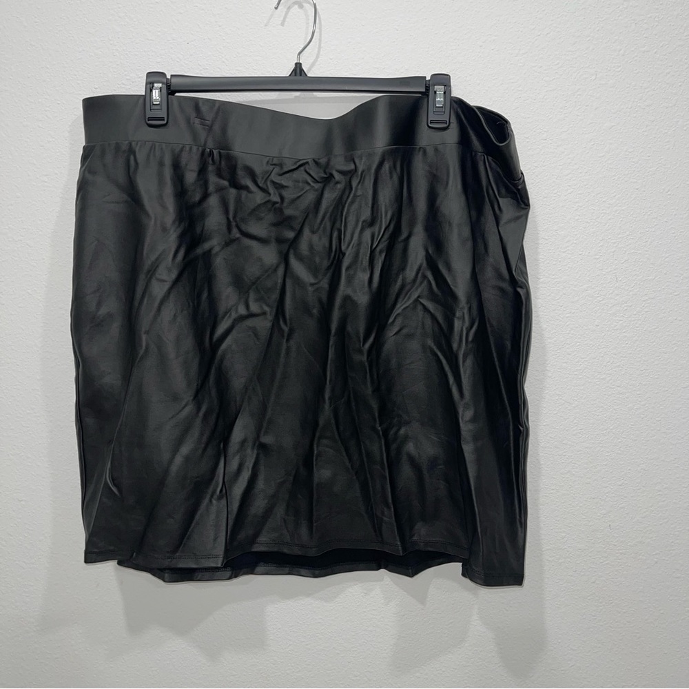 Torrid black faux leather skirt